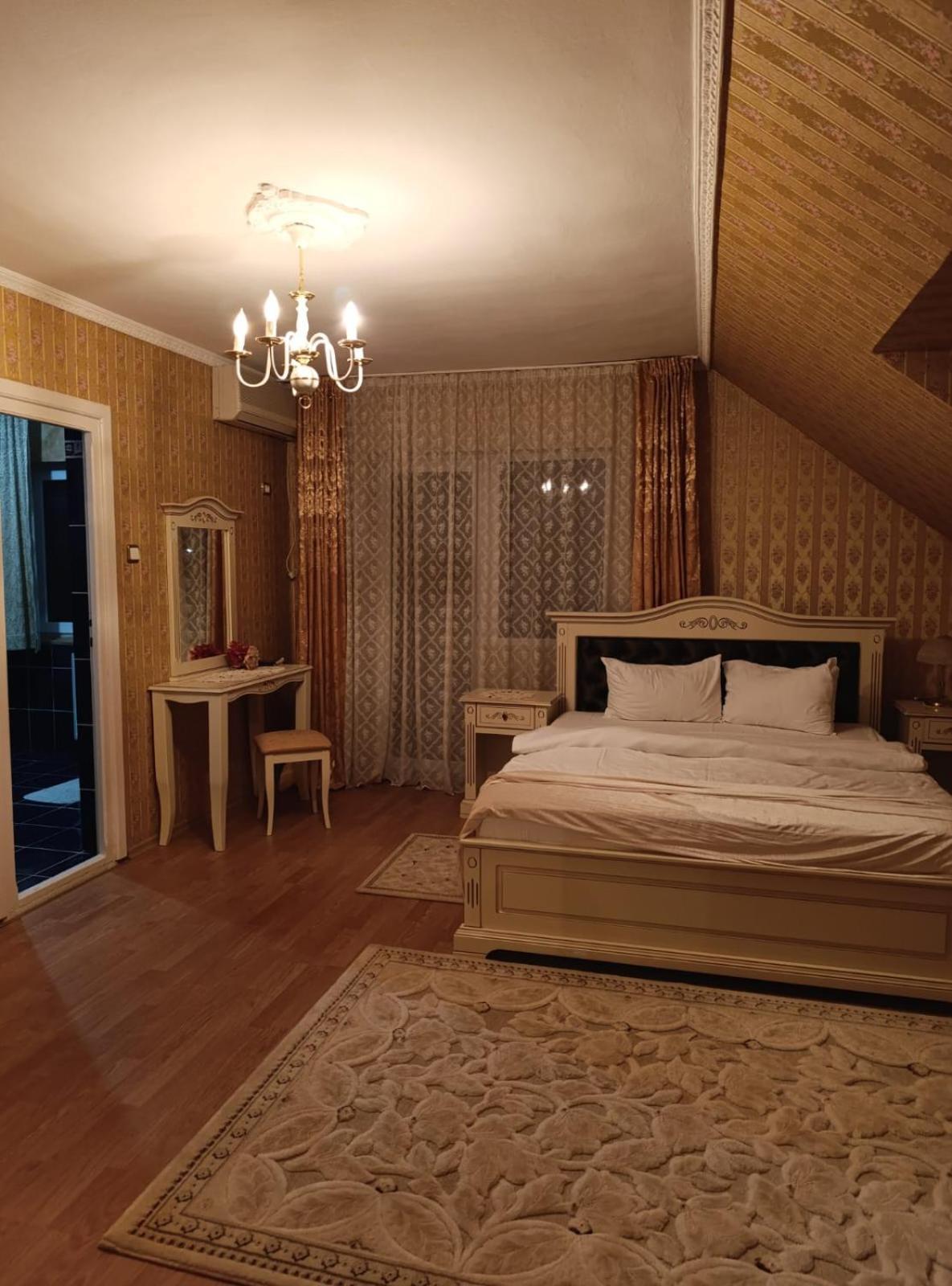 Pensiunea Lari Băile 1 Mai Zewnętrze zdjęcie