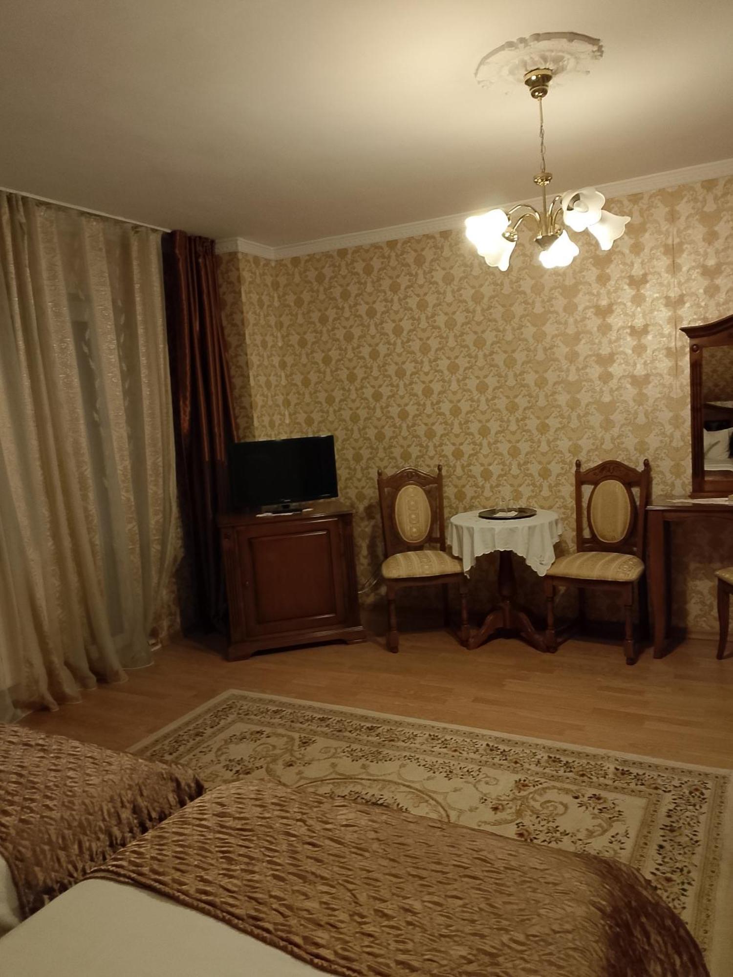 Pensiunea Lari Băile 1 Mai Zewnętrze zdjęcie